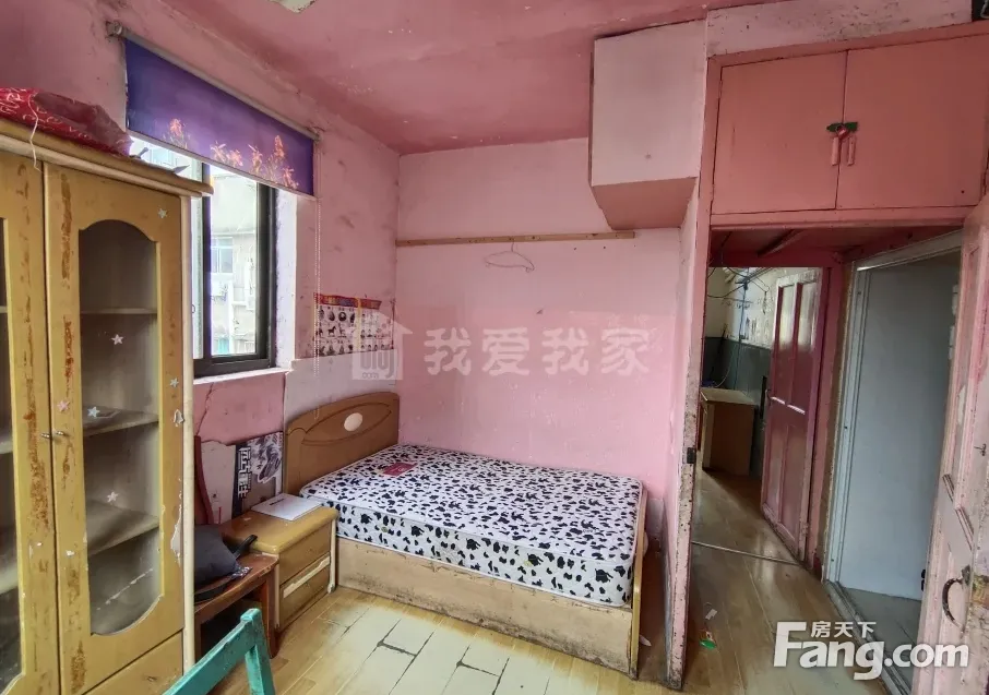 房东诚心出租，能长签，家电齐全，拎包入住，随时看