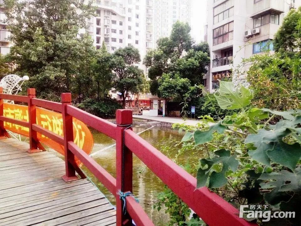 小区相关图