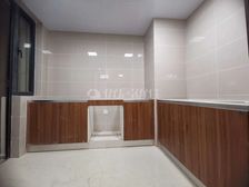 5室 满二 143平 精装 满两年 房东急置换 诚心出售