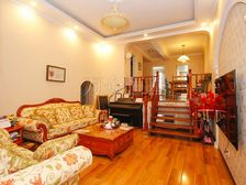 南北通透汤HOUSE公寓4室2厅豪华装修