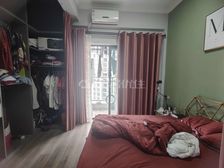 总部基地对面精装一房一厅!送全屋家具电器!拎包入住!看房方便