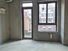 青秀山旁 毛坯大型楼中楼 业主急售 低于市价