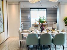 高楼层一线看江 310平精装修4居 看房方便