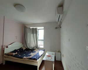 丽雅苑4室1厅1卫南朝向160.0万元/套出售