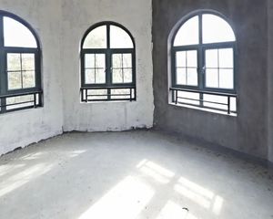 青林湾东区5室2厅3卫南朝向427.0万元/套出售