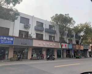 咸祥镇中路3室2厅2卫南朝向215.0万元/套出售