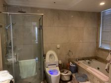 合生国际城5室2厅3卫南朝向500.0万元/套出售