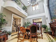 北辰红橡墅 带300万装修 2016年新小区 温榆河旁挑空厅