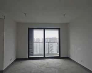中国铁建青秀澜湾4室2厅2卫南朝向400.0万元/套出售