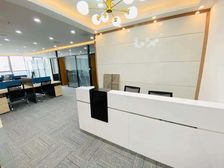 高铁站 绿地之窗140平 精装全齐 临河办公 采光好 工区大