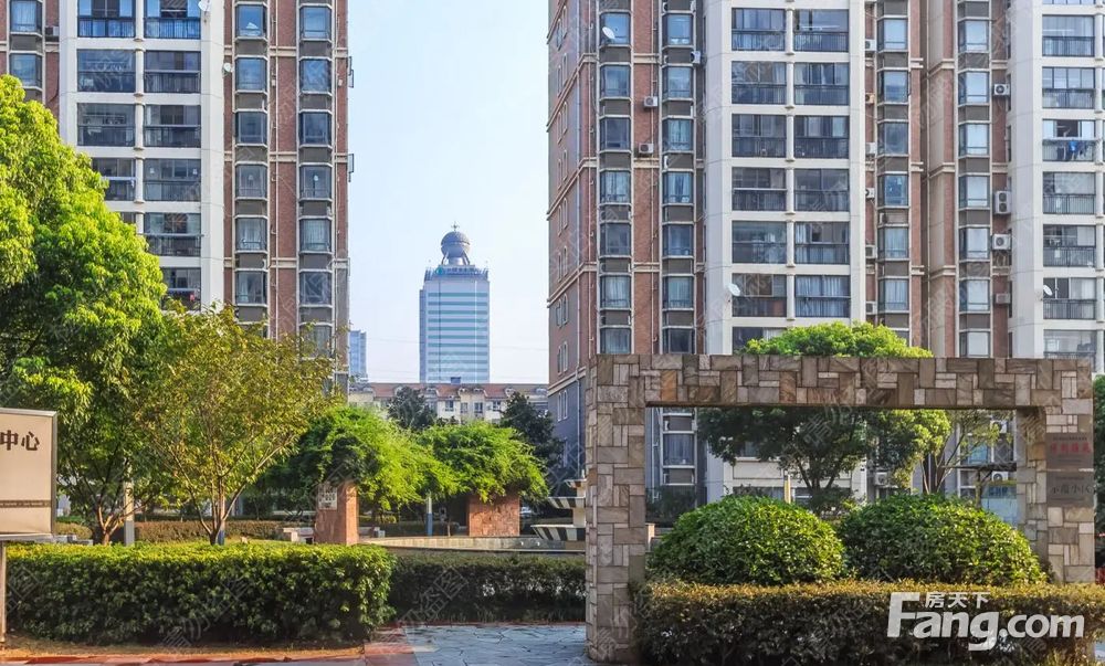 新上好房满五全新装修保利雅苑后排两房带车位新区