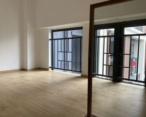 小区环境优美,交通便利,配套设施齐全,首套房优选