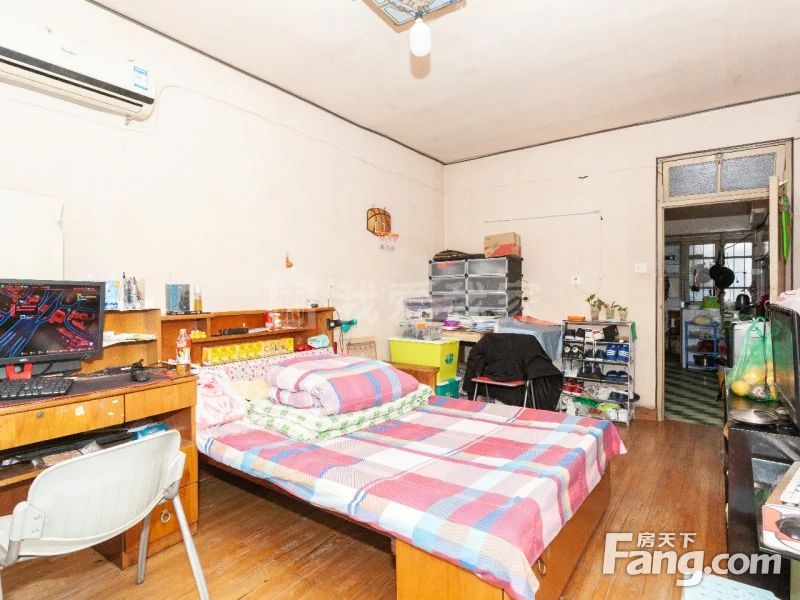 护城河畔振华中学一墙之隔二郎巷带城小学