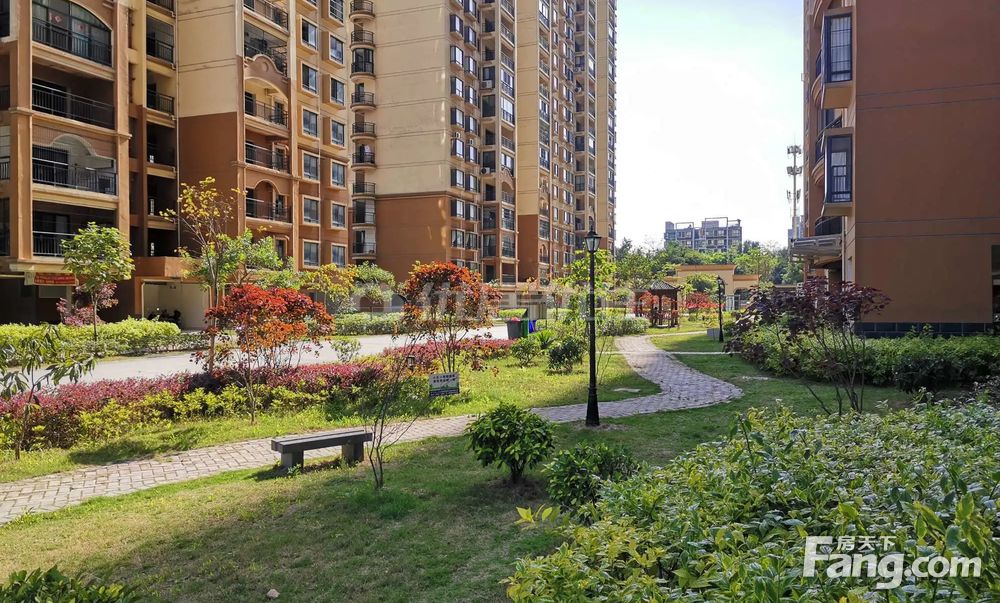 毛坯大四房,地铁口,盛天商圈,南宁江南国家经济开发区南航翔宇花园