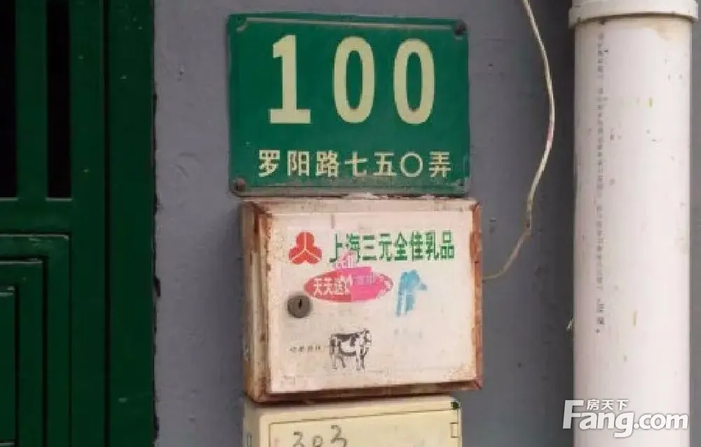 望族新苑精装一房，家具家电齐全，拎包入住，近12号线顾戴路
