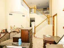 纳帕溪谷独栋别墅,组团边户,位置好,户型精巧实用,钥匙房