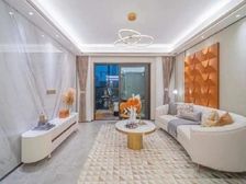 (亏本)房主急售 44万元精装修 拎包入住 有产权车位可议