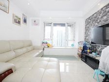 新出好房!精装修,,全明户型,满五年税少,价格可议,拎包入住