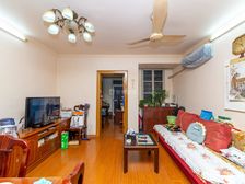 中间位置,带天井,无遮挡,看房方便