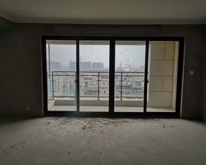 绿地观堂4室2厅2卫南朝向290.0万元/套出售