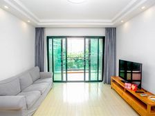 主卧朝南,繁华地段,采光充足,房型正气