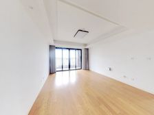 万科翡翠湾,打头小高层,精装修,价格各付,卖房意向好