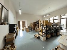 邻水位置!不靠路!满五年!近龙湖天街!近地铁站