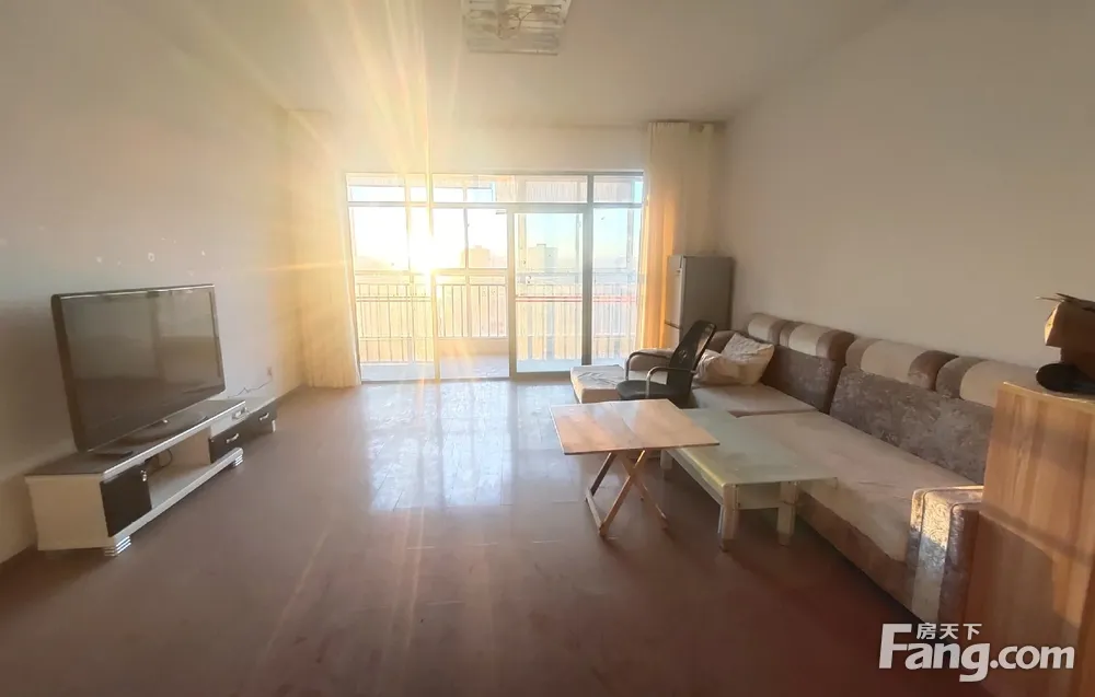 雨花毓秀小区中间位置189㎡凤凰层136万得空房没有东西