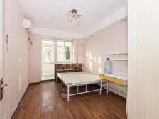 正规一居室 户型房子 边户客厅有窗户 ,采光充足