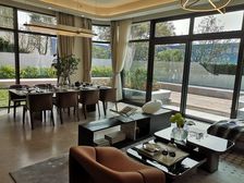 珠光金融城壹号 200平5居 南北向豪华装修 地段佳