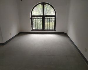 湖心别院 停车方便 双卫生间 南向采光好 低密宜居 产权清晰