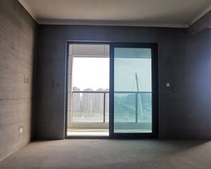 姚江湾天源4室2厅2卫南朝向450.0万元/套出售