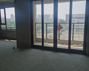 中梁壹号院4室2厅2卫南朝向308.0万元/套出售
