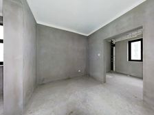 整层都是您家 全新毛坯 位置安静 看房方便多套可选