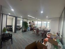 新达城广场 150方 精装修户型方正 采光好 独立分体空调