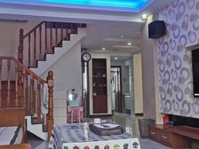 童王小区西区4室2厅2卫南朝向179.0万元/套出售