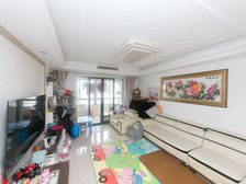 单价低!世茂香槟湖二期 4室2厅 精装修保养好 中层采光好