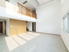 蔚蓝天地三四期 8室2厅 精装顶复挑空客厅 视野开阔随时看房