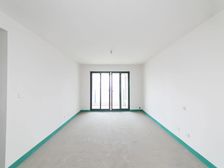 新城锦域 4室2厅 毛坯