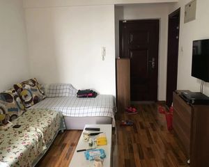 海怡庄园东区 1室1厅 东