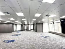 高德置地冬广场 366方 全新精装修 免费配家私 拎包入驻