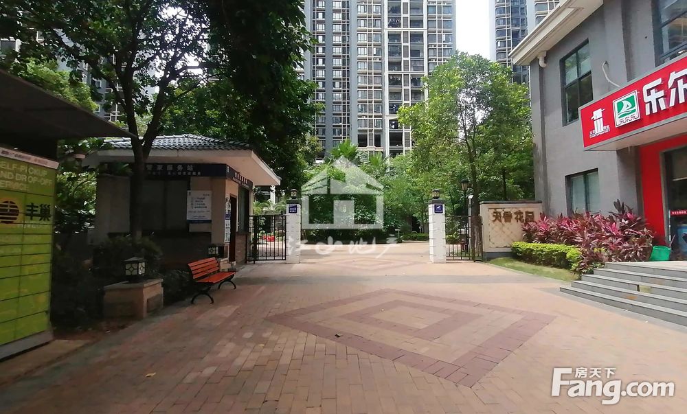 天誉花园3组团5房2厅毛坯140万