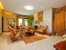 温哥华森林4室2厅精装修