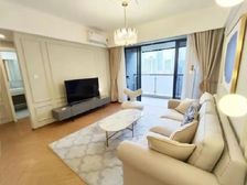 送车位 业主急卖 82平2居 北向豪华装修 方便看房