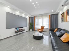 新出玉兰广场三期 洋房顶层复试 精装修 特价 随时看房