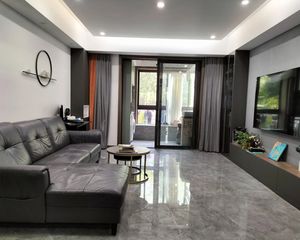 世茂滨江府3室2厅2卫南朝向266.0万元/套出售