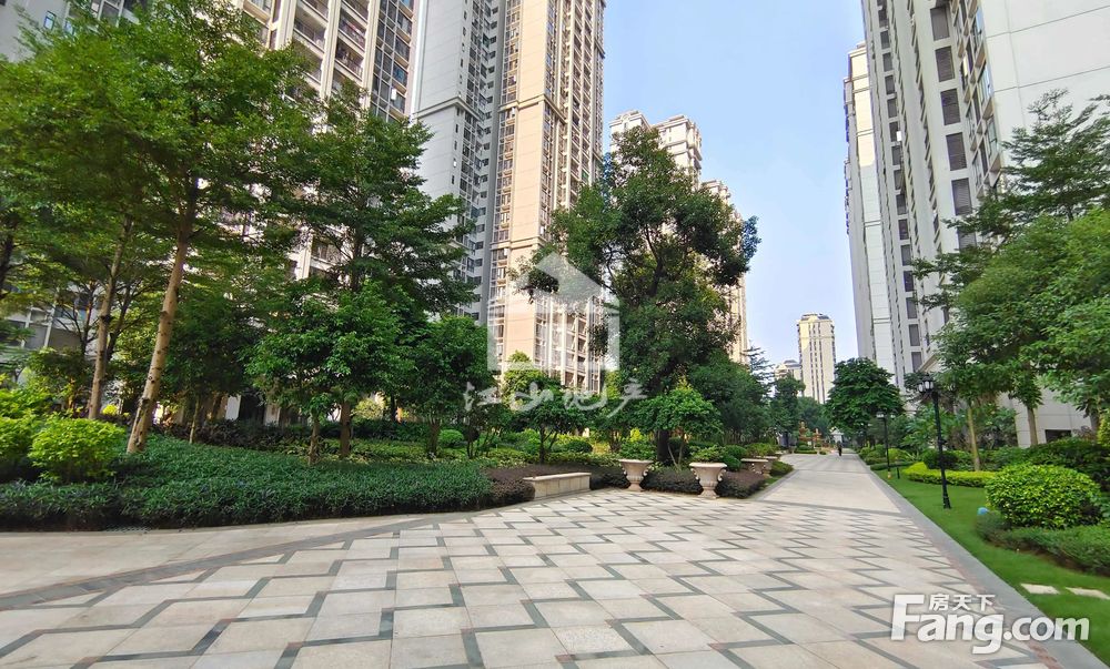 盛科城小区5房2厅208万