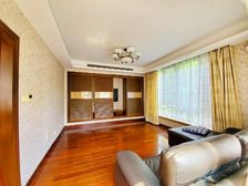 圣特丽墅 大双拼 花园200平,大5房,门口能停3部车