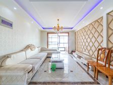 绿都万和城五区 3室2厅 精装修出售价格可谈