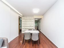 金都名苑,南北通透大两居,带花园,采光好,房东诚心出售